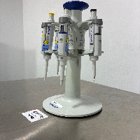 Eppendorf Set of 4 Research plus pipette image 1